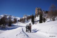 Vicino al Rifugio Cinque Torri. Sulla destra le Cinque Torri